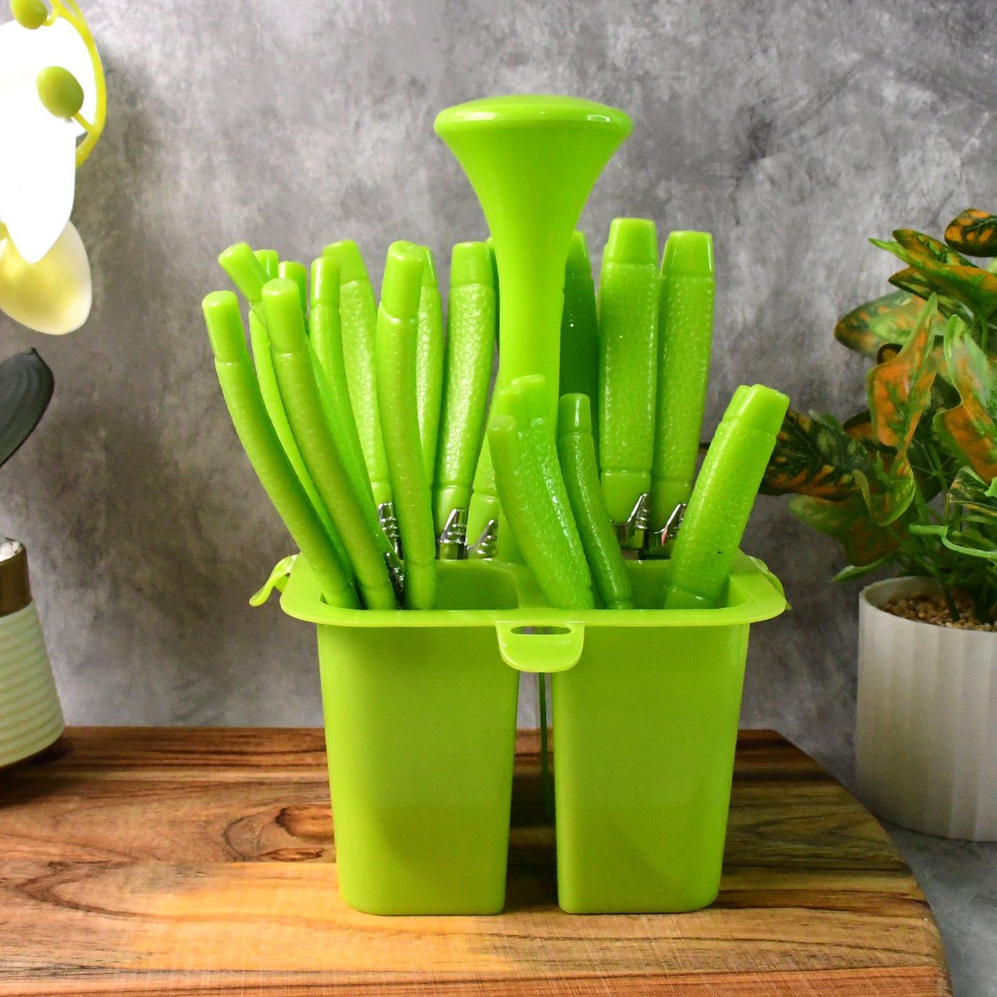 Supermom Premium Fancy Cutlery Set With Holder (24 Pc Set)