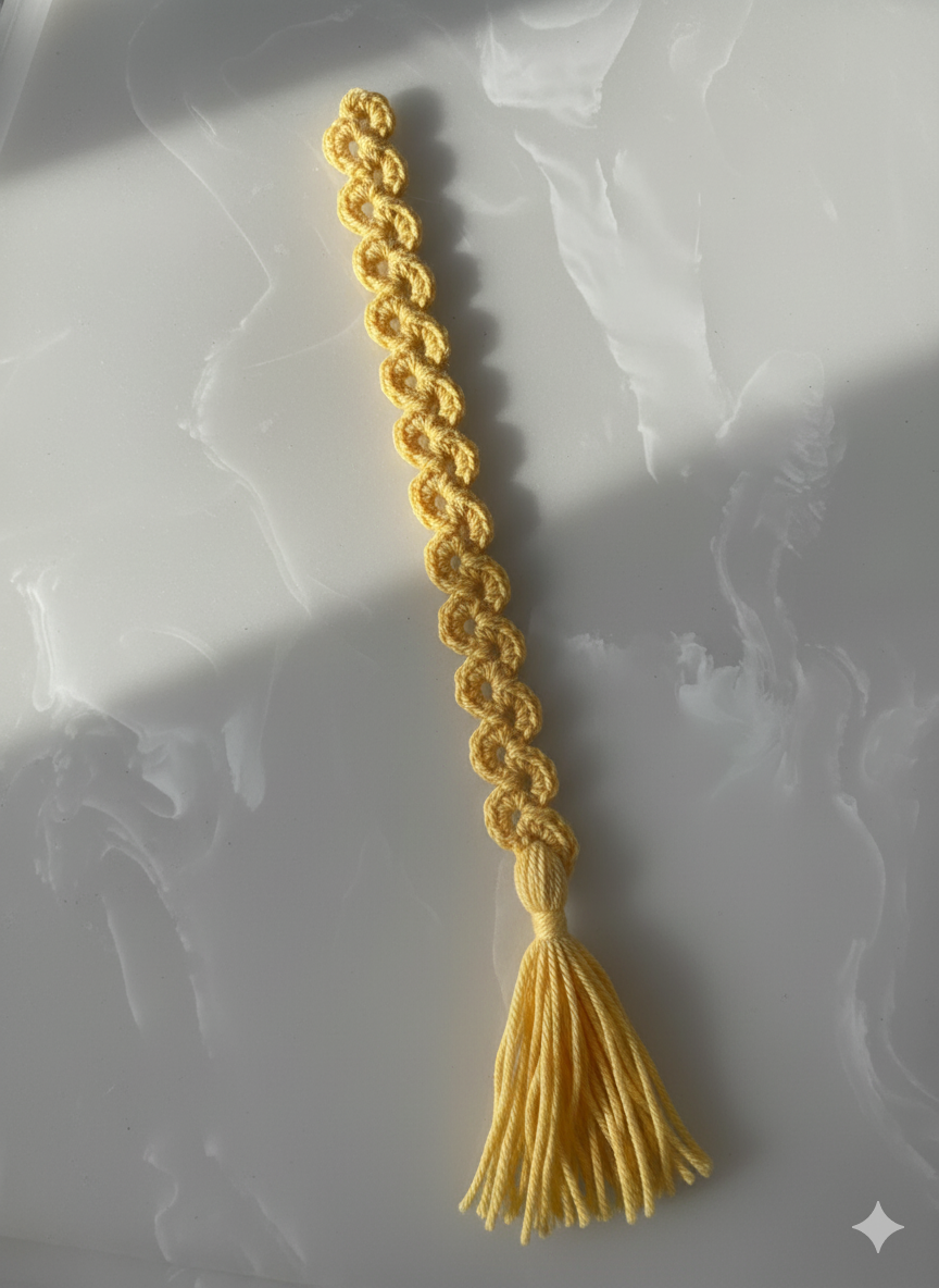 Handmade Crochet Bookmark with Tassel – Aesthetic Loop Pattern | Soft & Lightweight Gift for Book Lovers